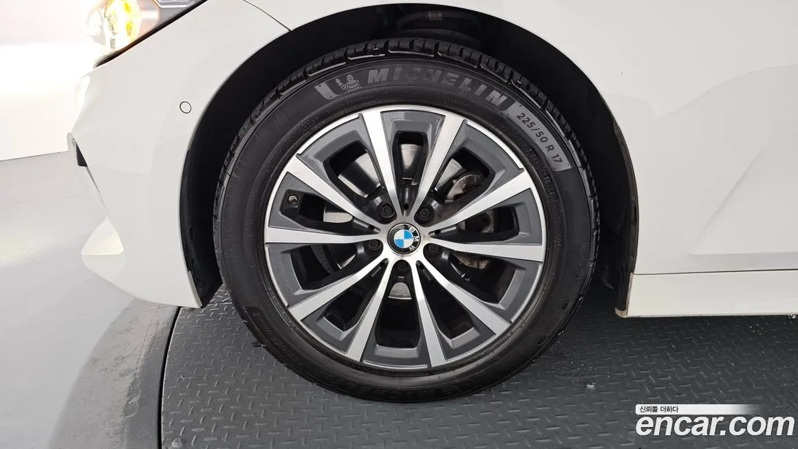BMW 3-Series 2023 из KR, фото 5