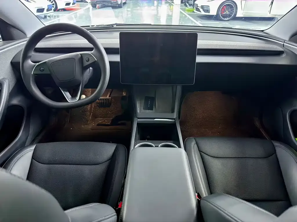 Tesla Model 3 — фото 5