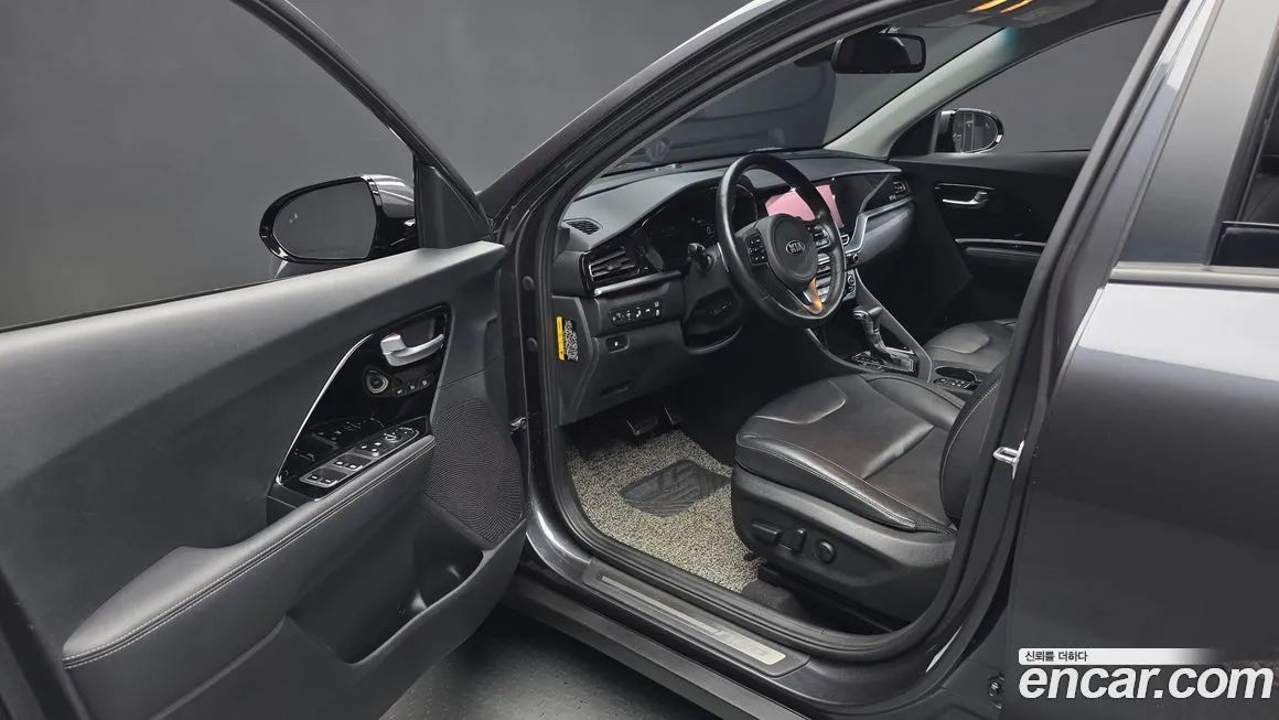Kia Niro — фото 10
