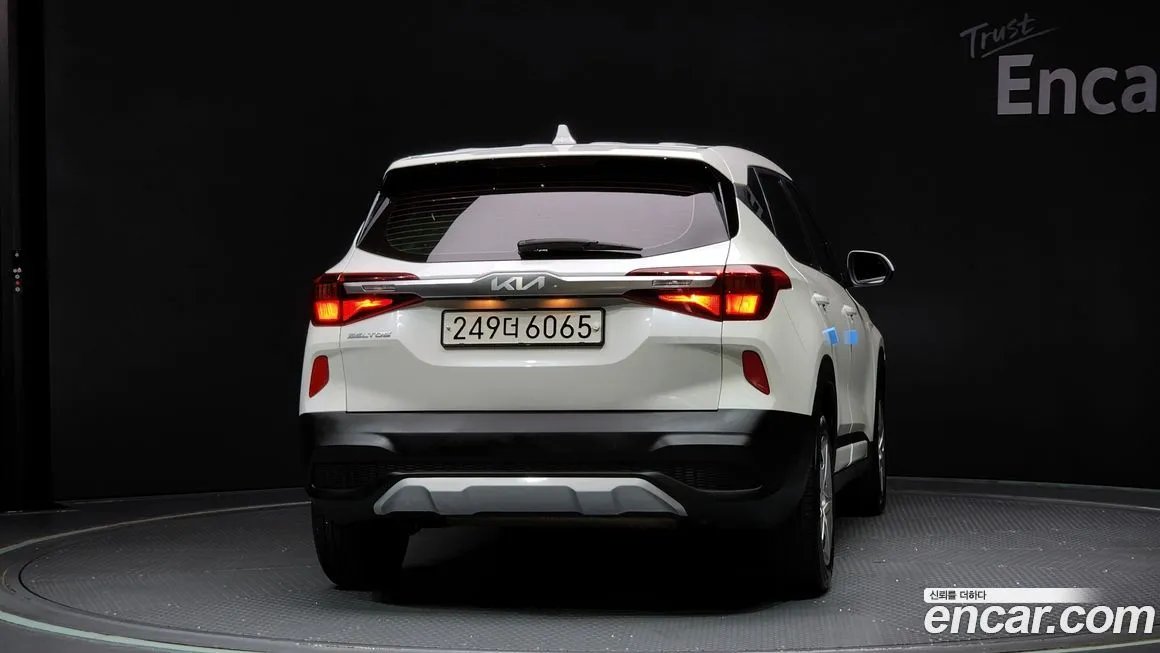 Kia Seltos — фото 4
