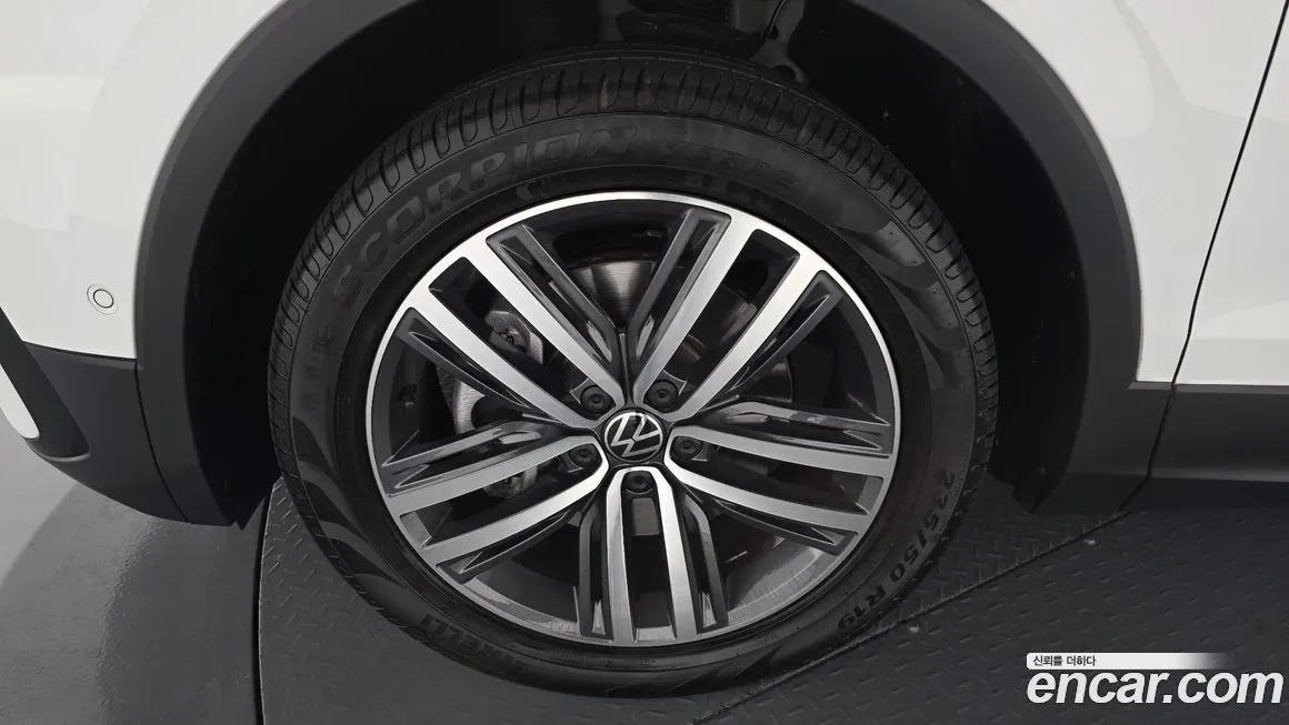 Volkswagen Tiguan — фото 5