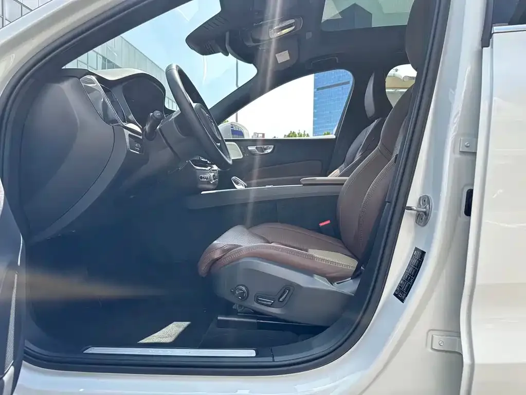 [object Object] XC60 PHEV 2024 из CN, фото 5