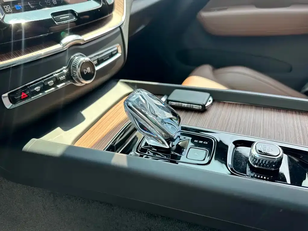 [object Object] XC60 PHEV 2024 из CN, фото 7