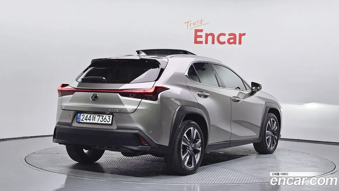 Lexus UX 2024 из KR, фото 2