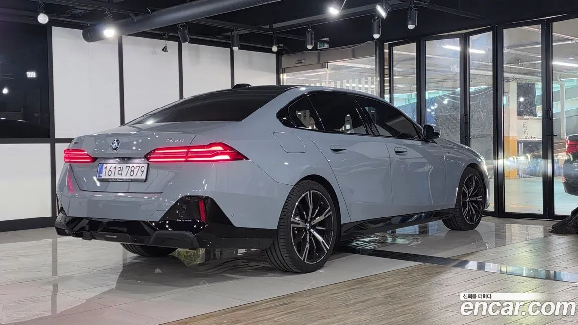 BMW 5-Series 2025 из KR, фото 2