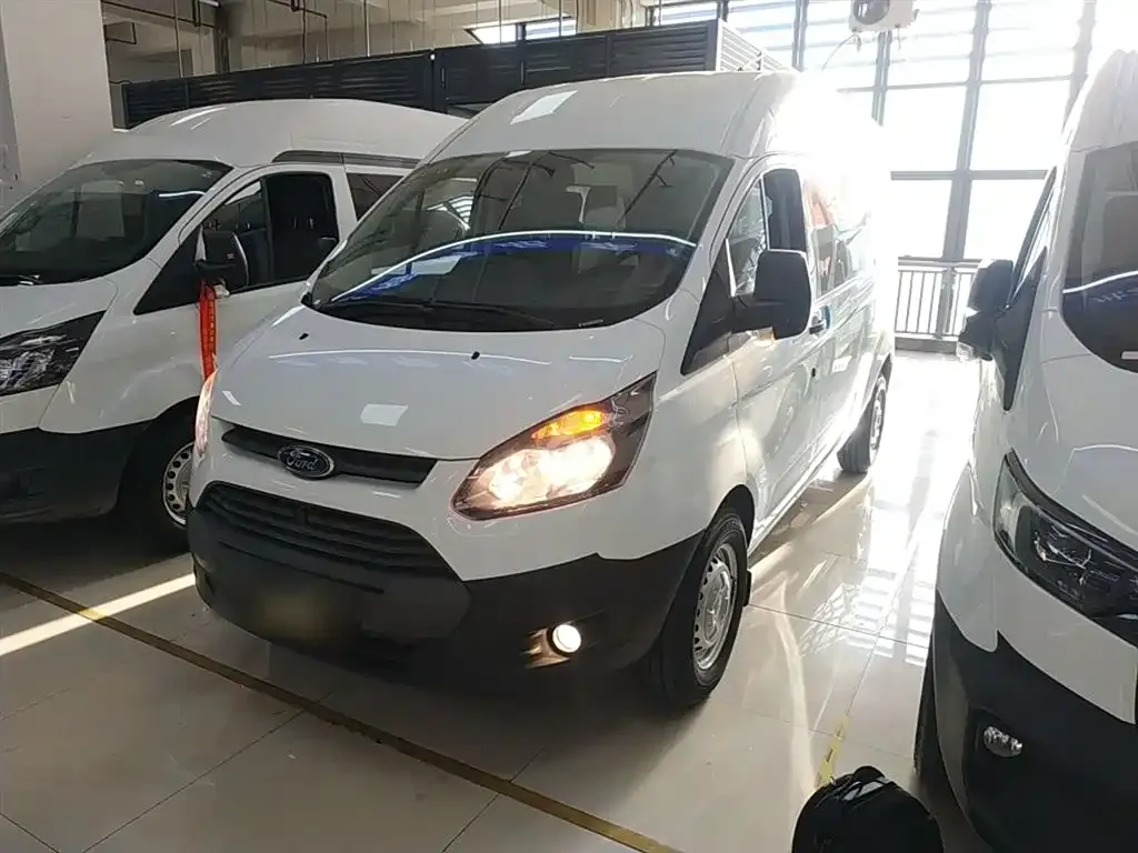 Ford Transit 2022 из CN, фото 1