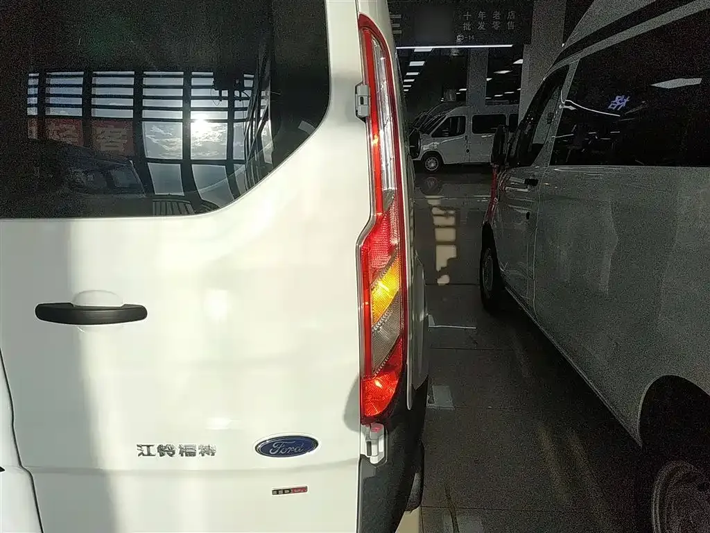 Ford Transit 2022 из CN, фото 8