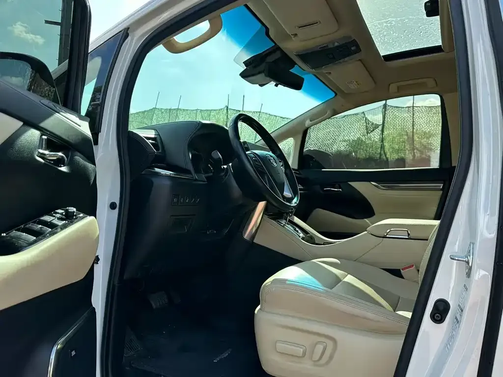 Toyota Alphard 2021 из CN, фото 4