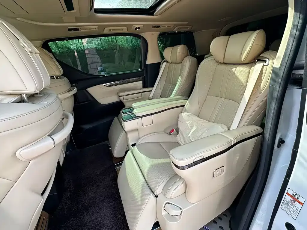 Toyota Alphard 2021 из CN, фото 5