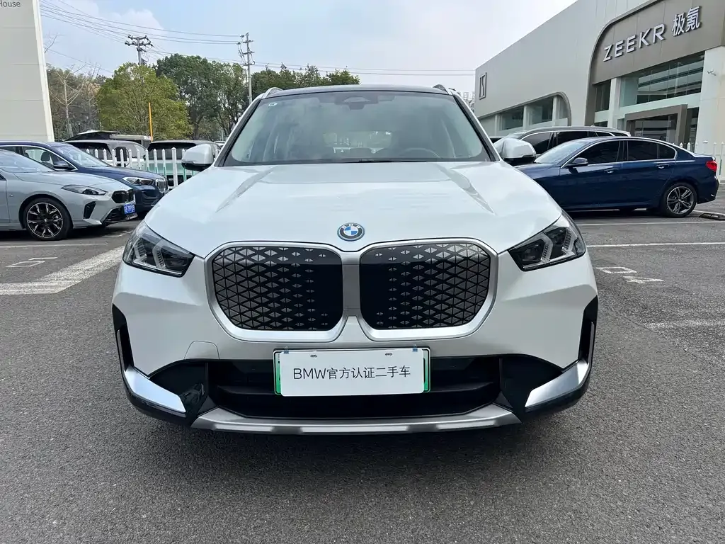 BMW iX1 2025 из CN, фото 2
