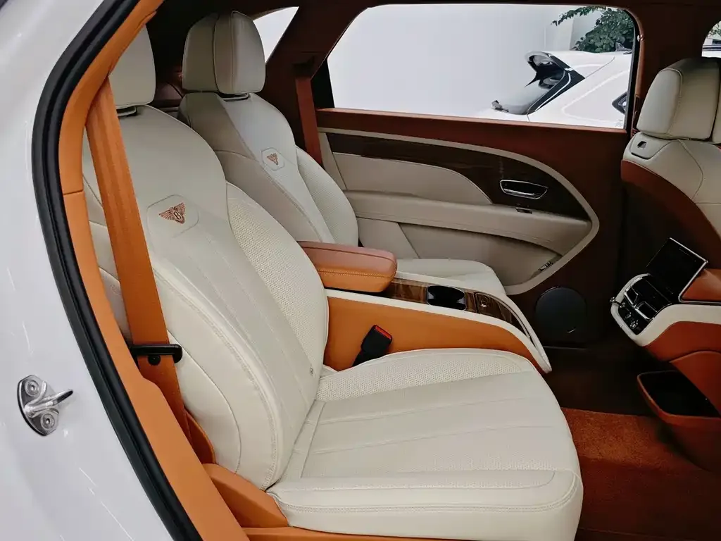 Bentley Bentayga 2025 из CN, фото 5