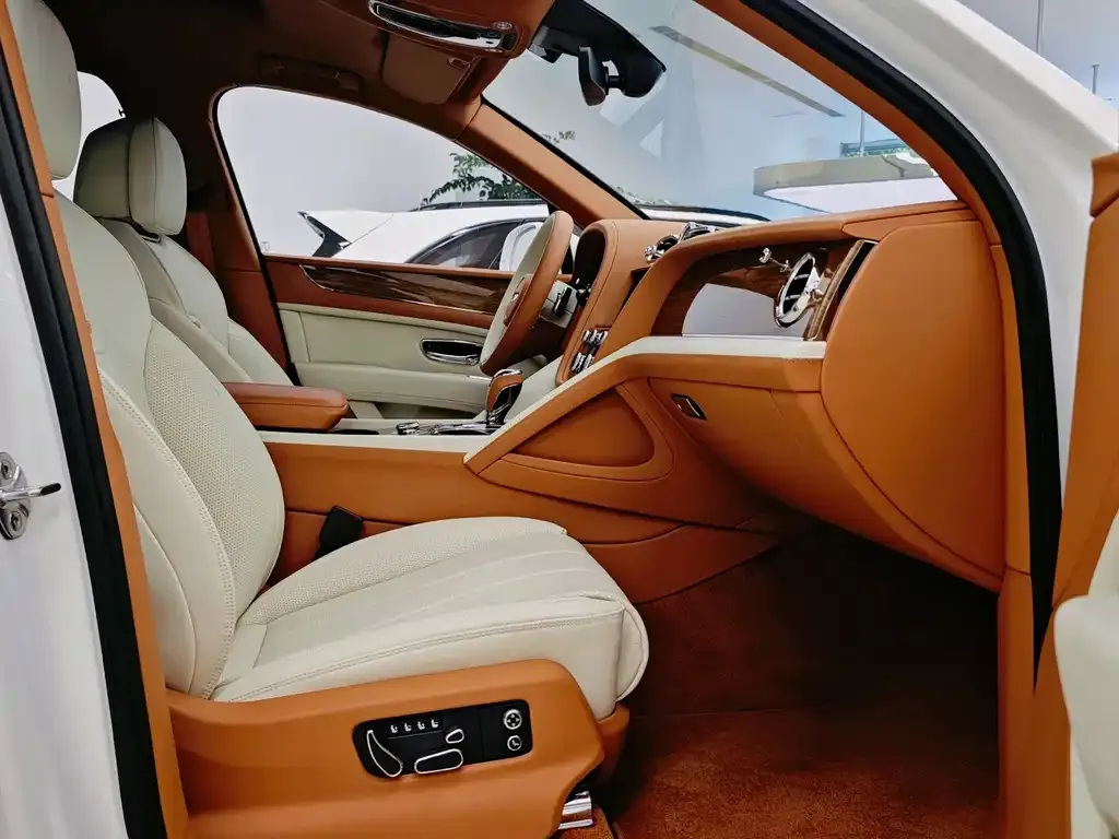 Bentley Bentayga 2025 из CN, фото 6