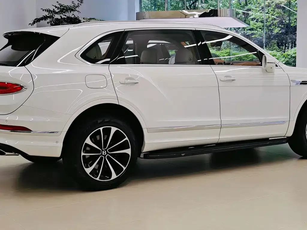 Bentley Bentayga 2025 из CN, фото 8