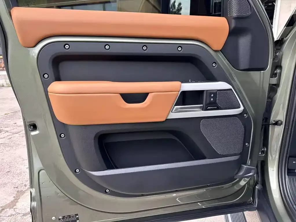 Land Rover Defender — фото 5