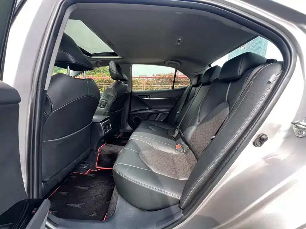 Toyota Camry 2022 из CN, фото 10