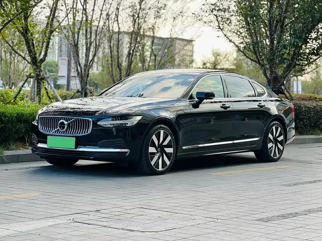 Volvo S90 PHEV 2025 из CN, фото 1
