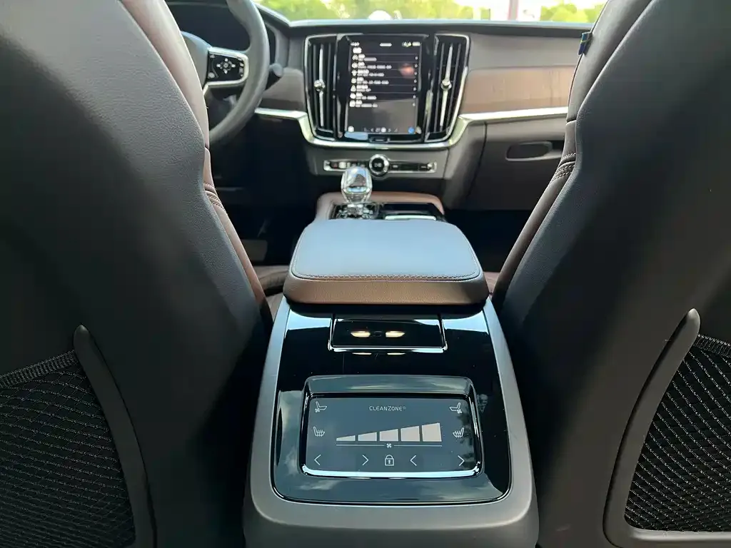 Volvo S90 PHEV 2025 из CN, фото 10
