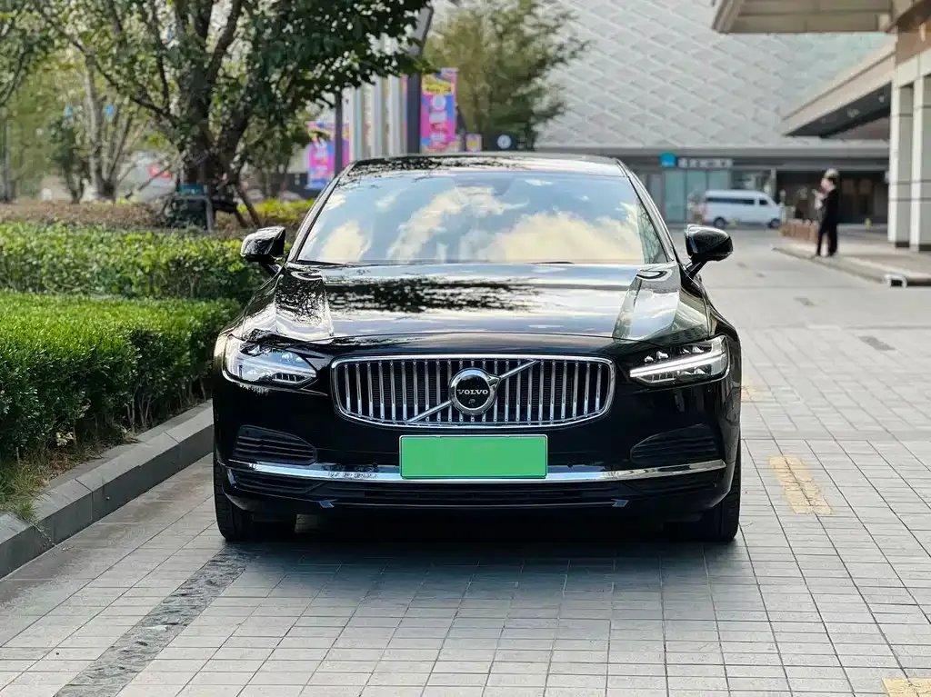 Volvo S90 PHEV 2025 из CN, фото 2