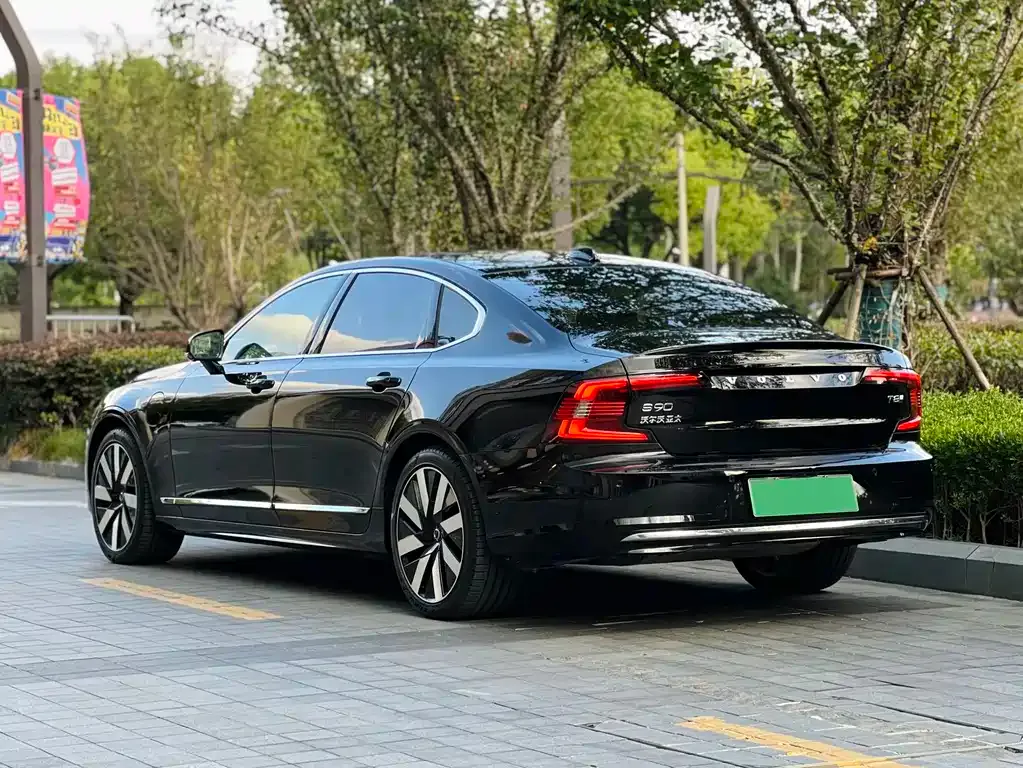 Volvo S90 PHEV 2025 из CN, фото 4