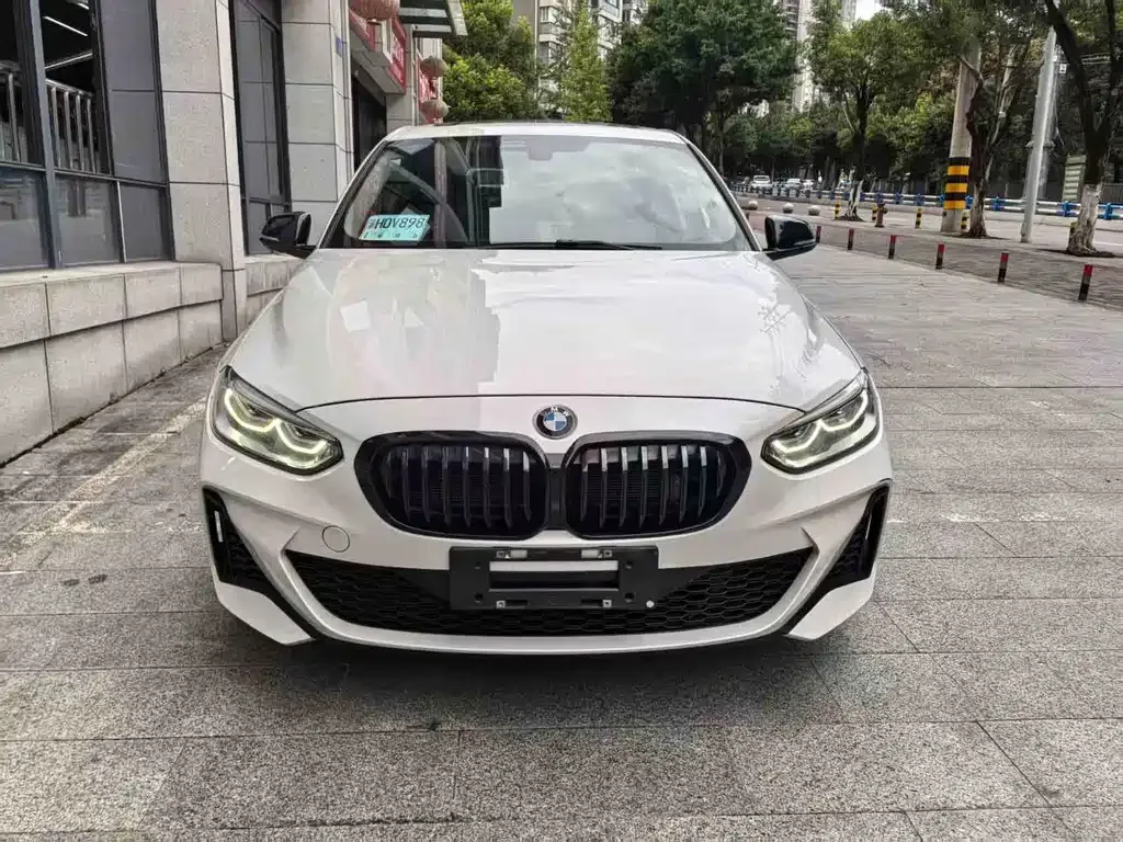 BMW 1 Series 2021 из CN, фото 2