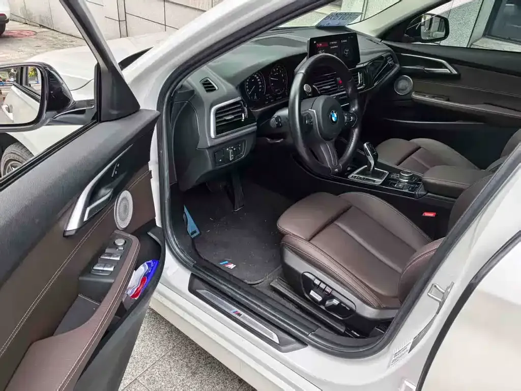 BMW 1 Series 2021 из CN, фото 4