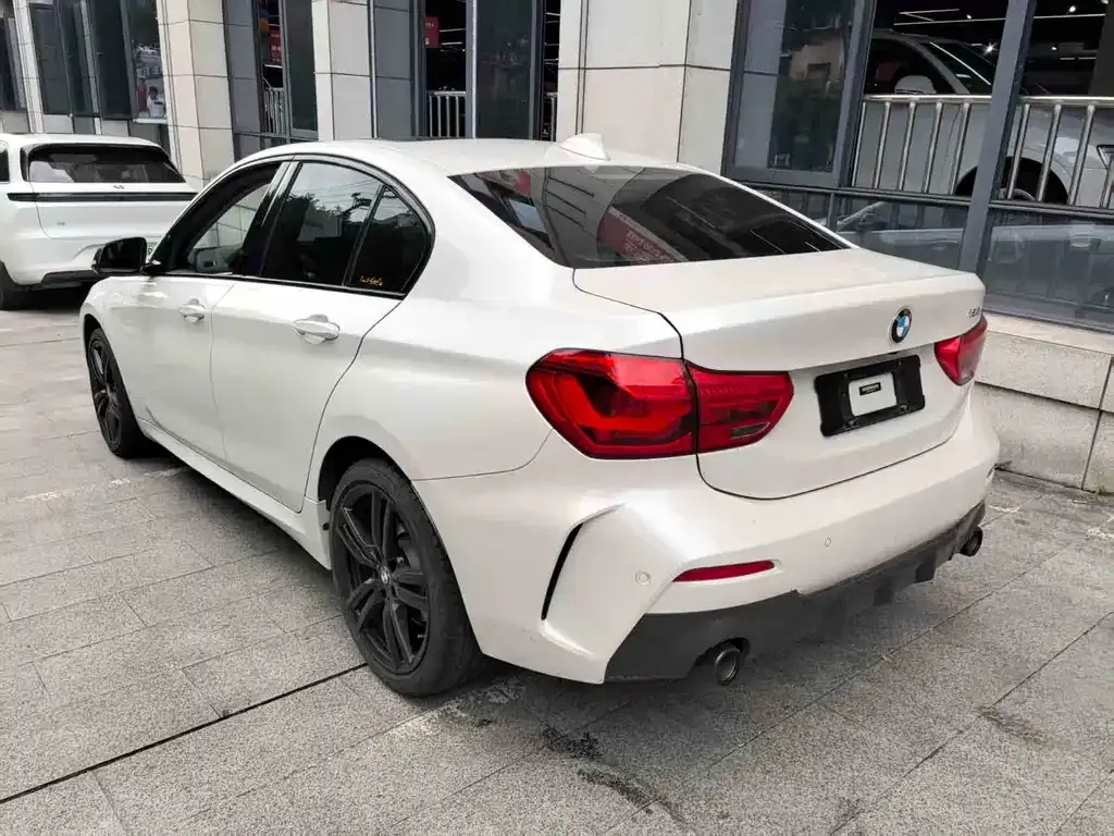 BMW 1 Series 2021 из CN, фото 9