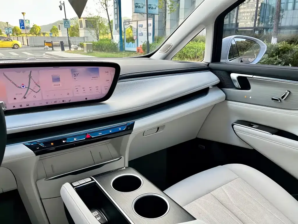 Buick GL8 Hybrid 2024 из CN, фото 7