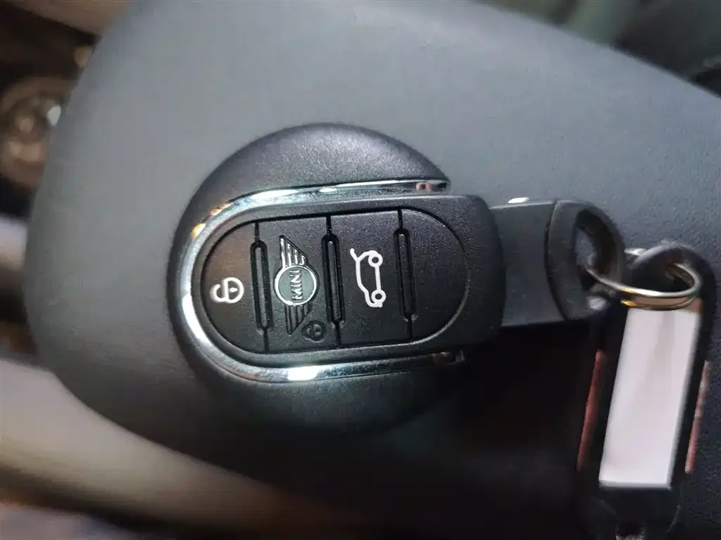 MINI Cooper (3-door) 2023 из CN, фото 9