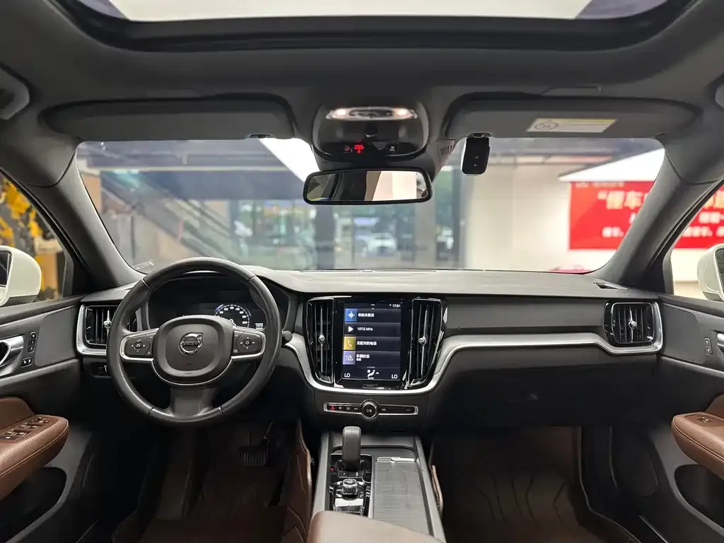Volvo S60 2022 из CN, фото 8