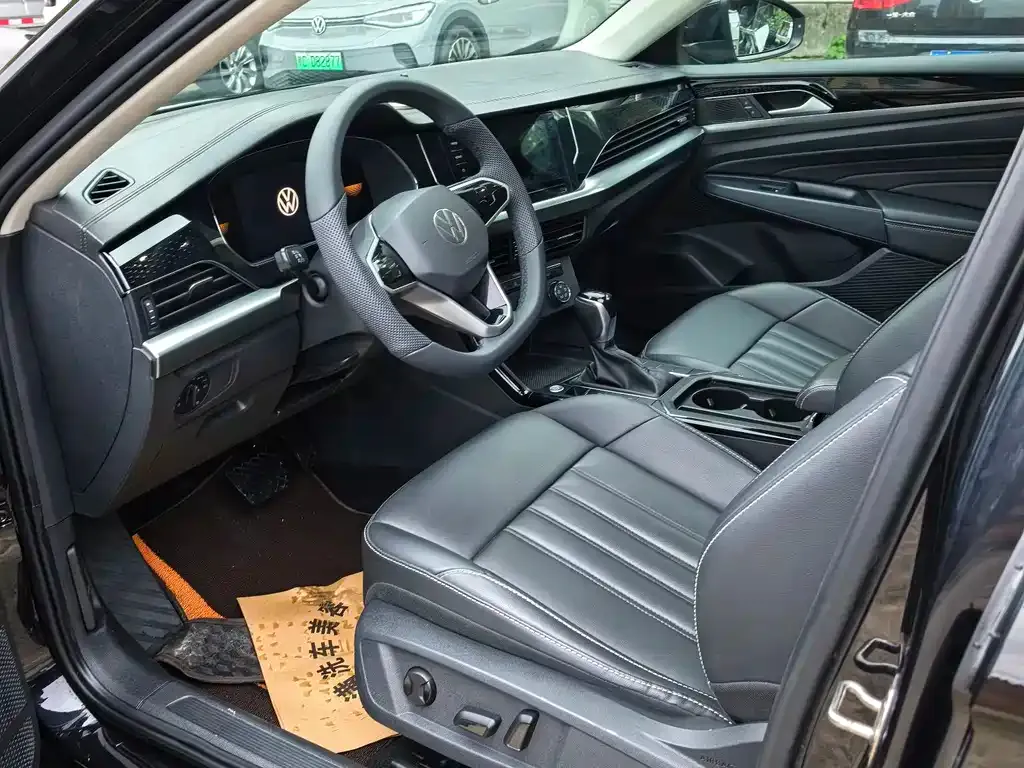 Volkswagen Passat 2023 из CN, фото 8