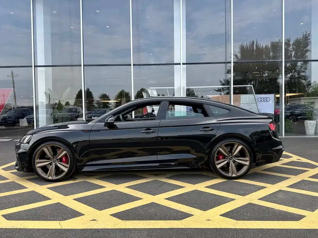 Audi RS 5 2024 из CN, фото 4