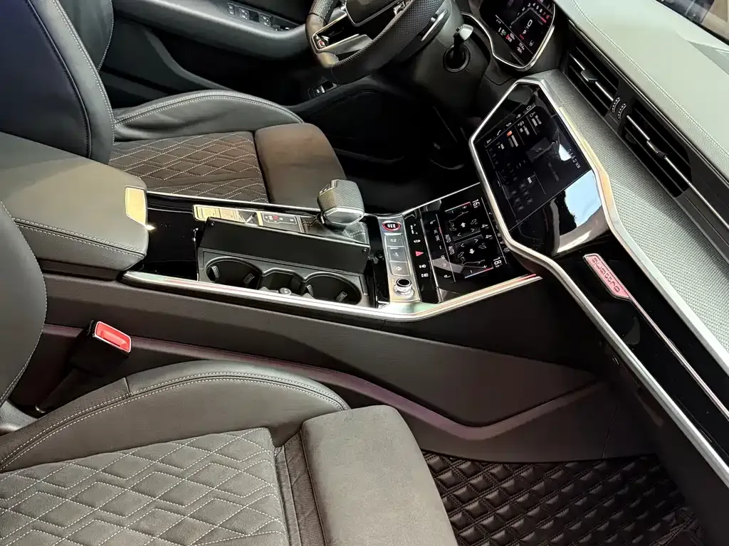 Audi S6 2024 из CN, фото 4