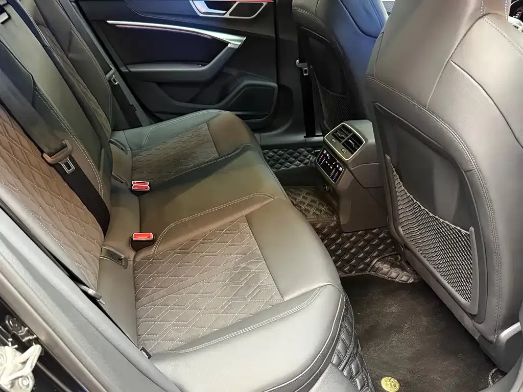 Audi S6 2024 из CN, фото 5