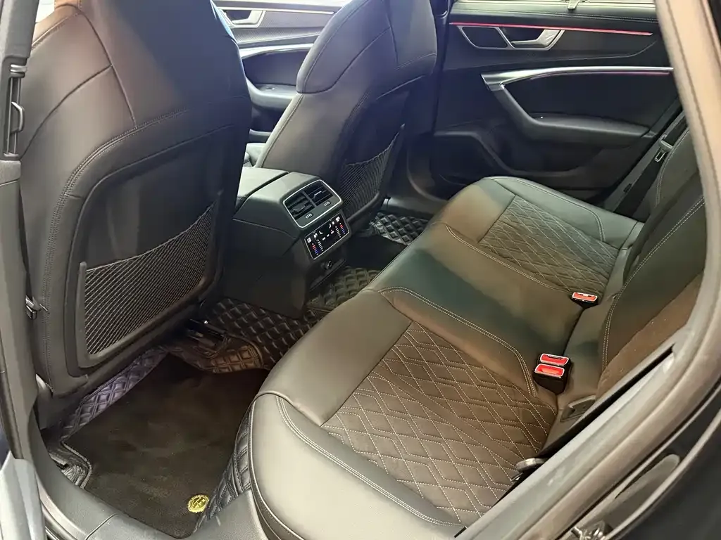 Audi S6 2024 из CN, фото 8