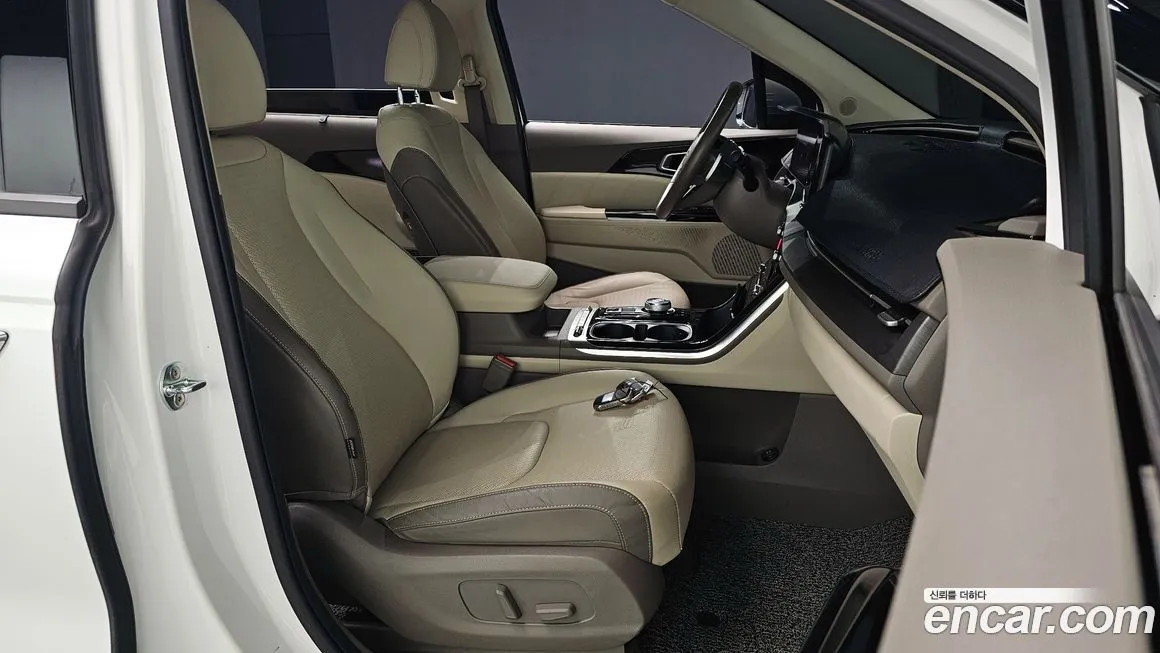 Kia Carnival — фото 10