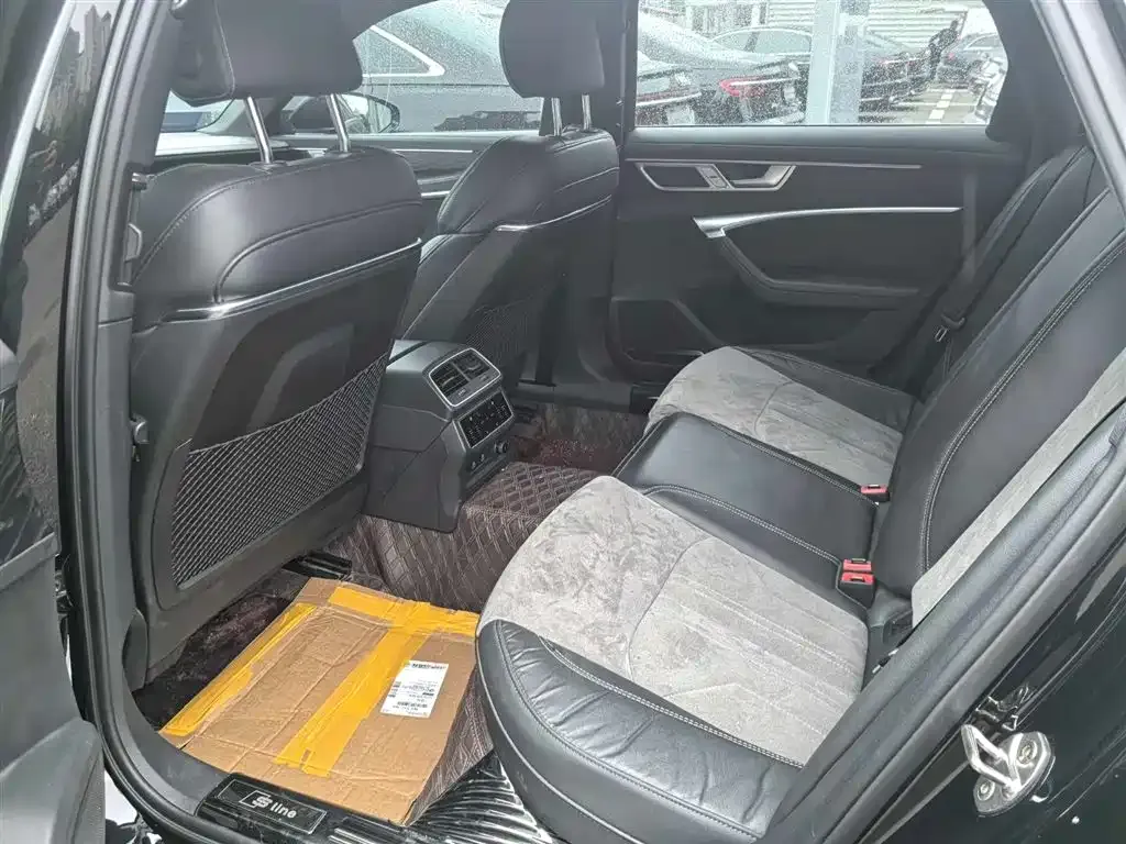 Audi A6L 2024 из CN, фото 6
