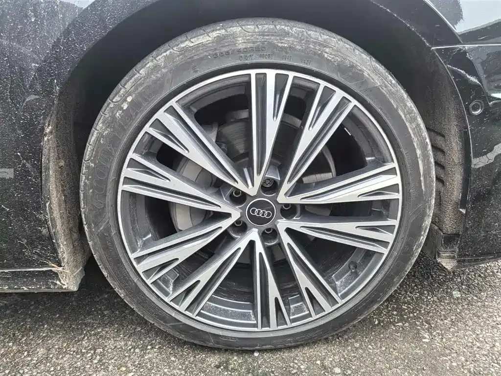Audi A6L 2024 из CN, фото 8