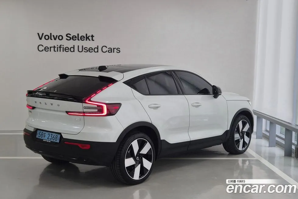 Volvo C40 2024 из KR, фото 2