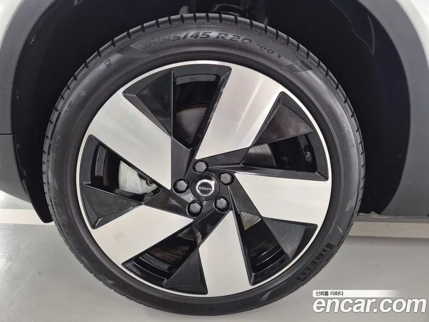 Volvo C40 2024 из KR, фото 5