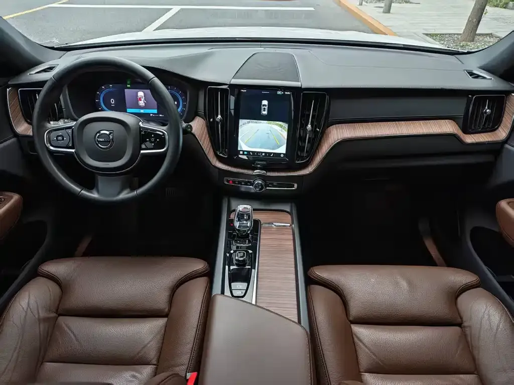 Volvo XC60 2023 из CN, фото 10
