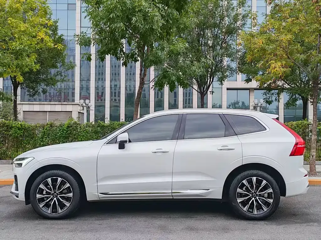 Volvo XC60 2023 из CN, фото 7