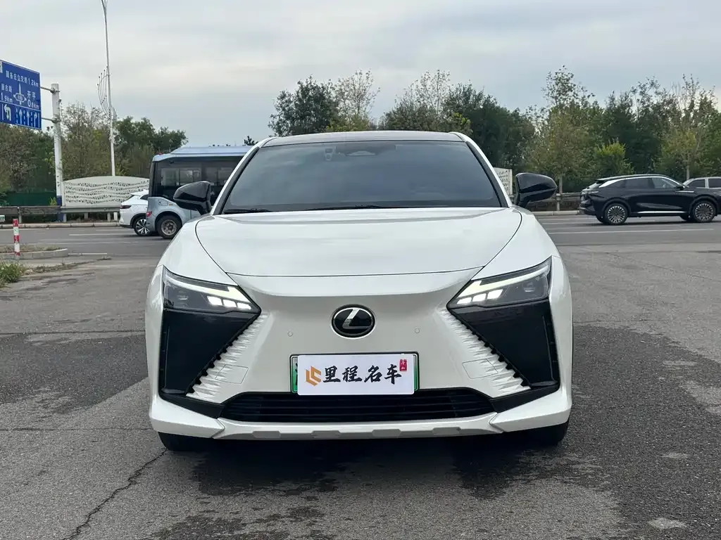 Lexus RZ 2023 из CN, фото 2