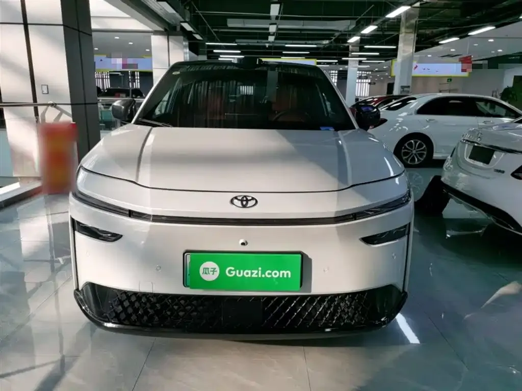 Toyota Platinum 3X 2025 из CN, фото 3
