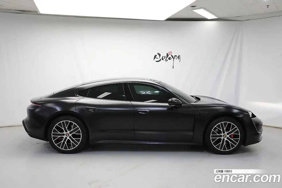 Porsche Taycan 2021 из KR, фото 3