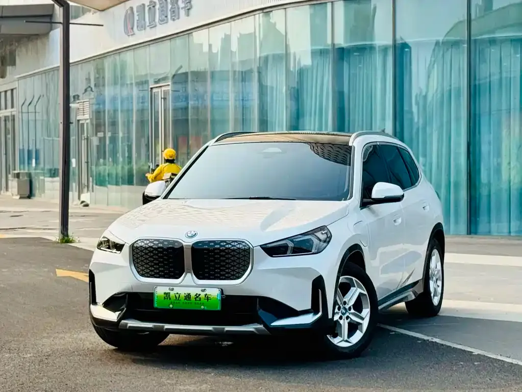 BMW iX1 2024 из CN, фото 1