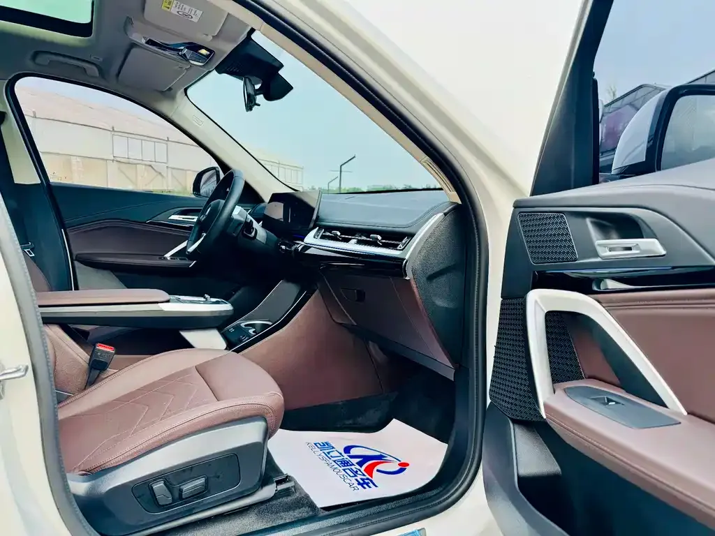 BMW iX1 2024 из CN, фото 10