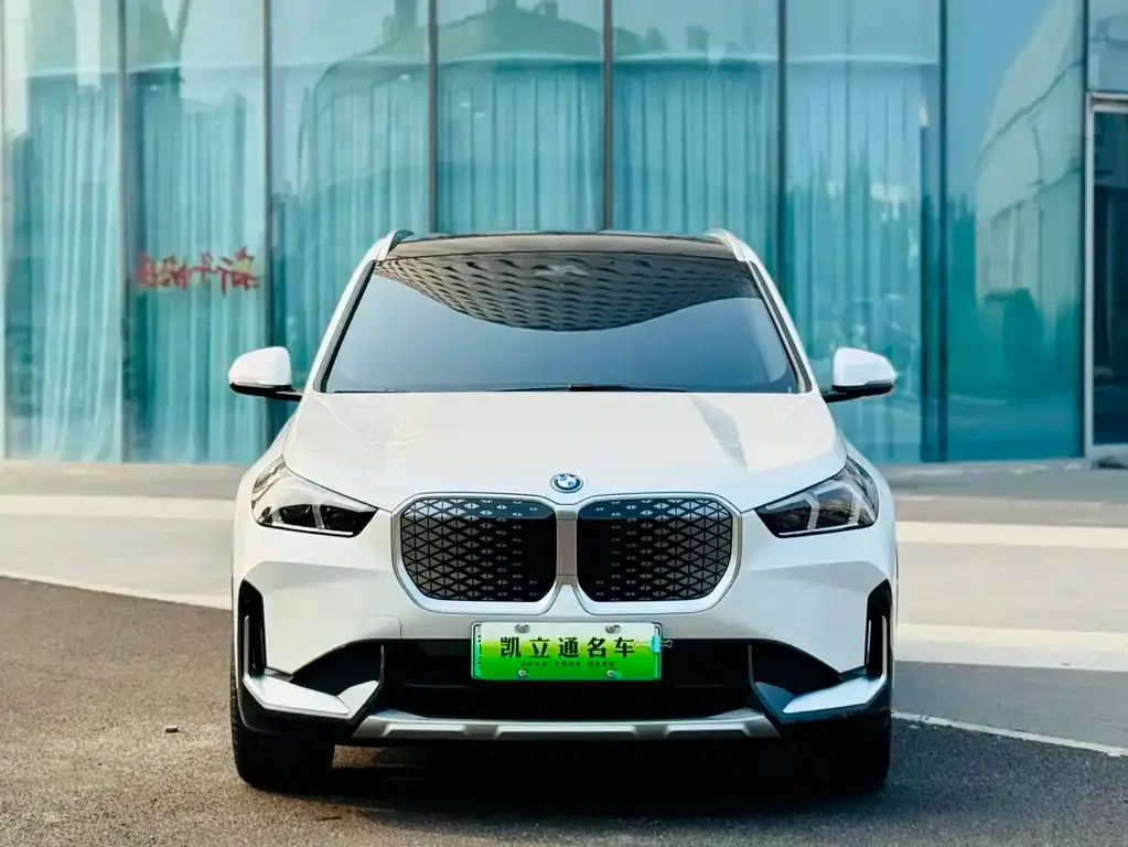 BMW iX1 2024 из CN, фото 2