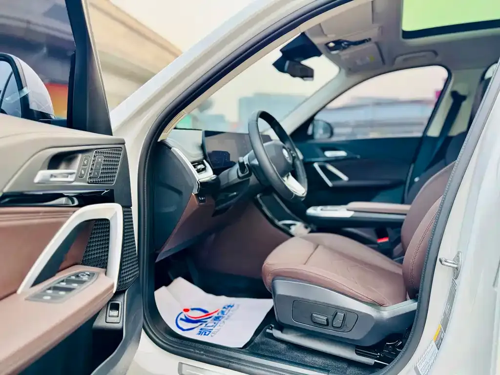 BMW iX1 2024 из CN, фото 6