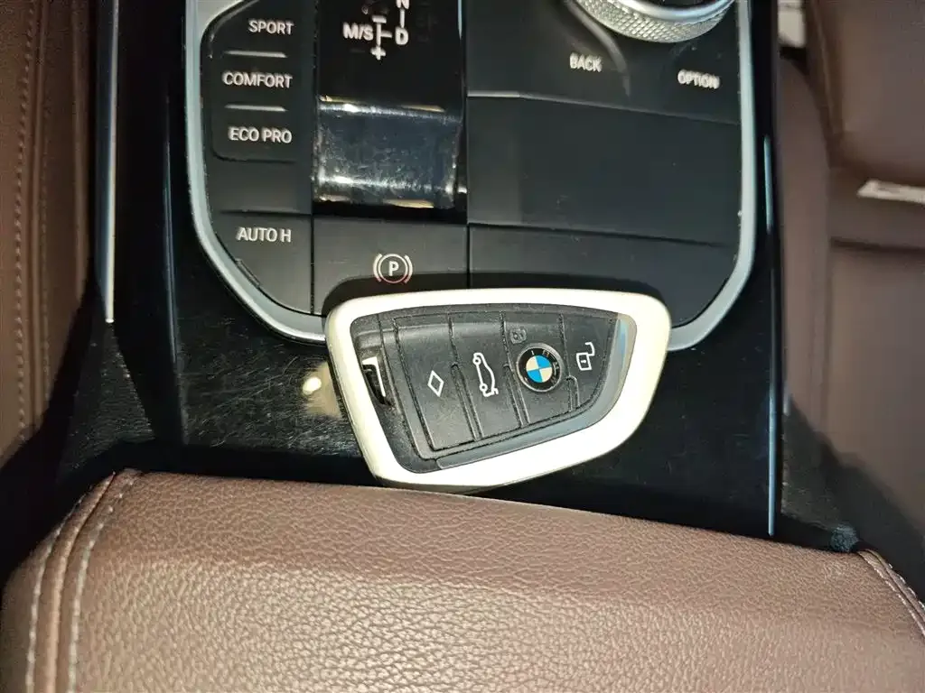 BMW 3 Series 2021 из CN, фото 9