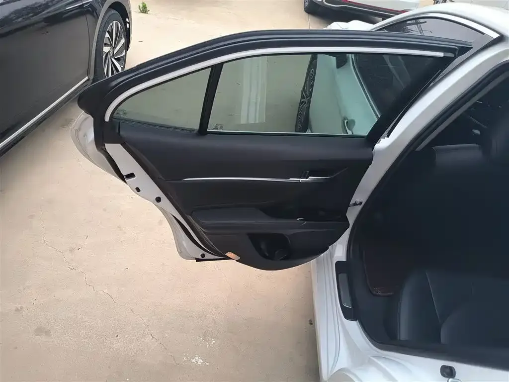 Toyota Camry 2022 из CN, фото 2